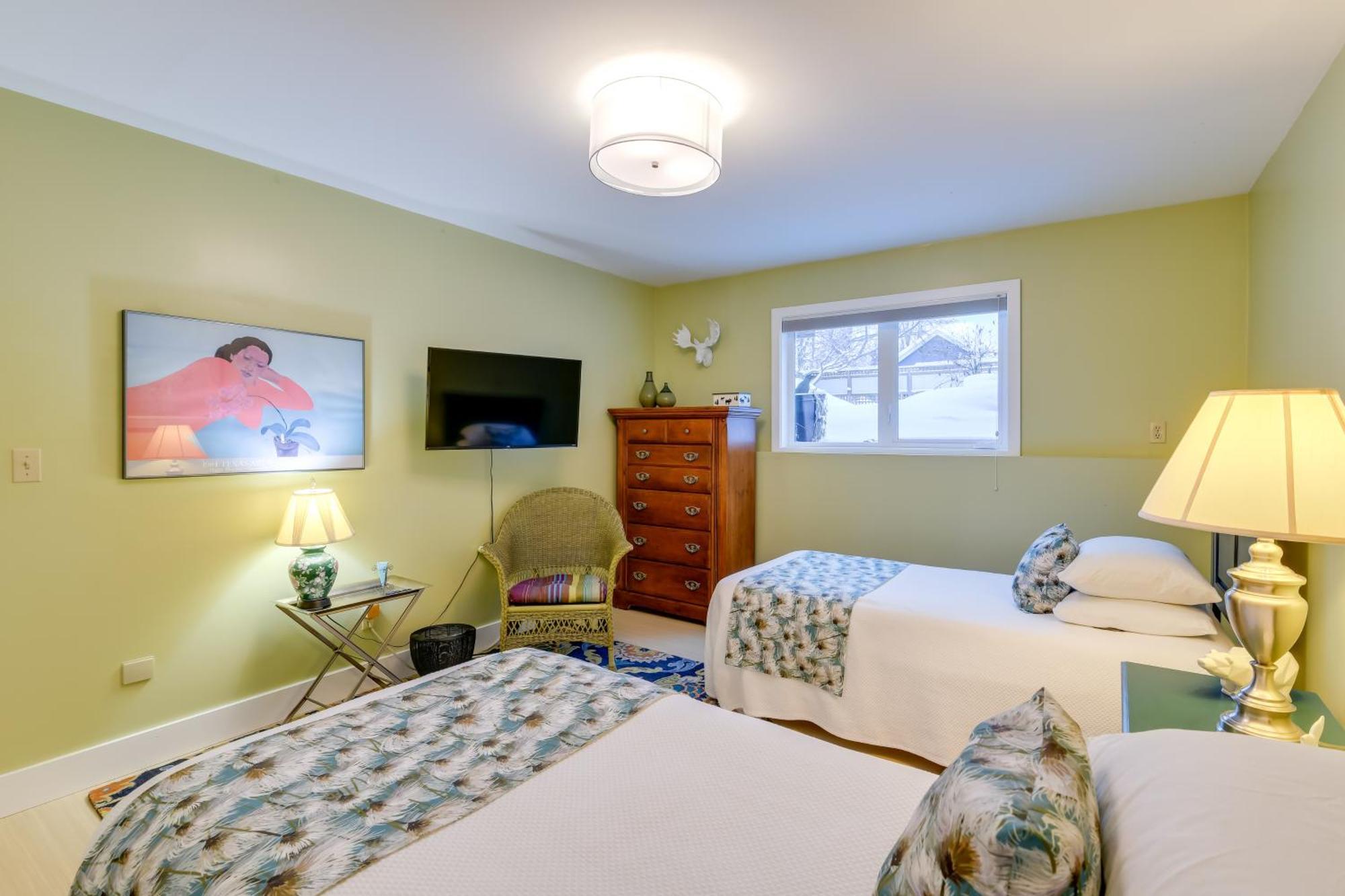 Anchorage Vacation Rental Near Coastal Trail! Exterior photo